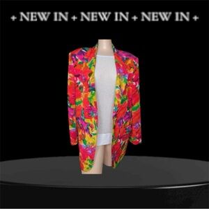 Henri Bendel Vintage 100% Silk oversized Blazer Like New. Circa 1980s 18” p to p